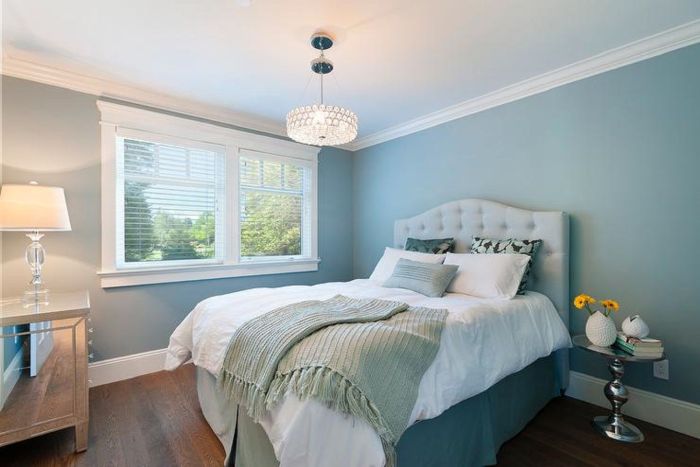 Light blue bedroom decor