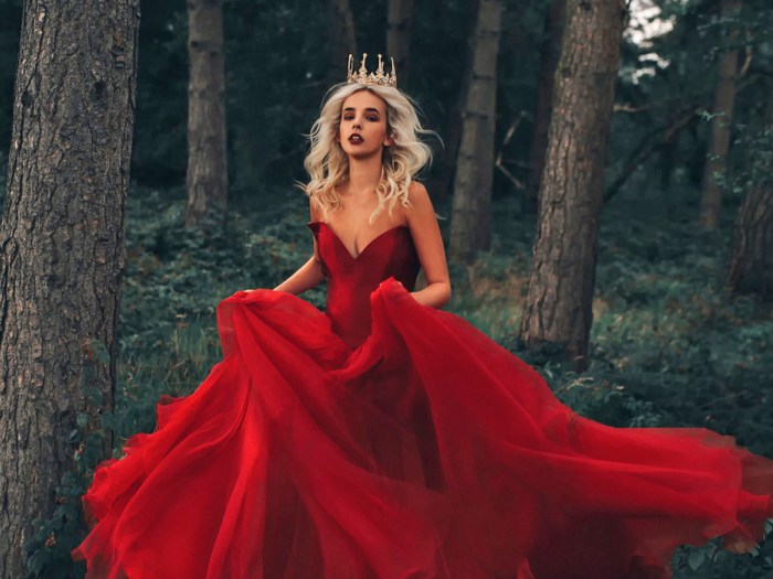 Red dress for summer wedding